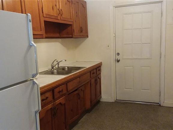 2nd image of 2335 Victoria Ave