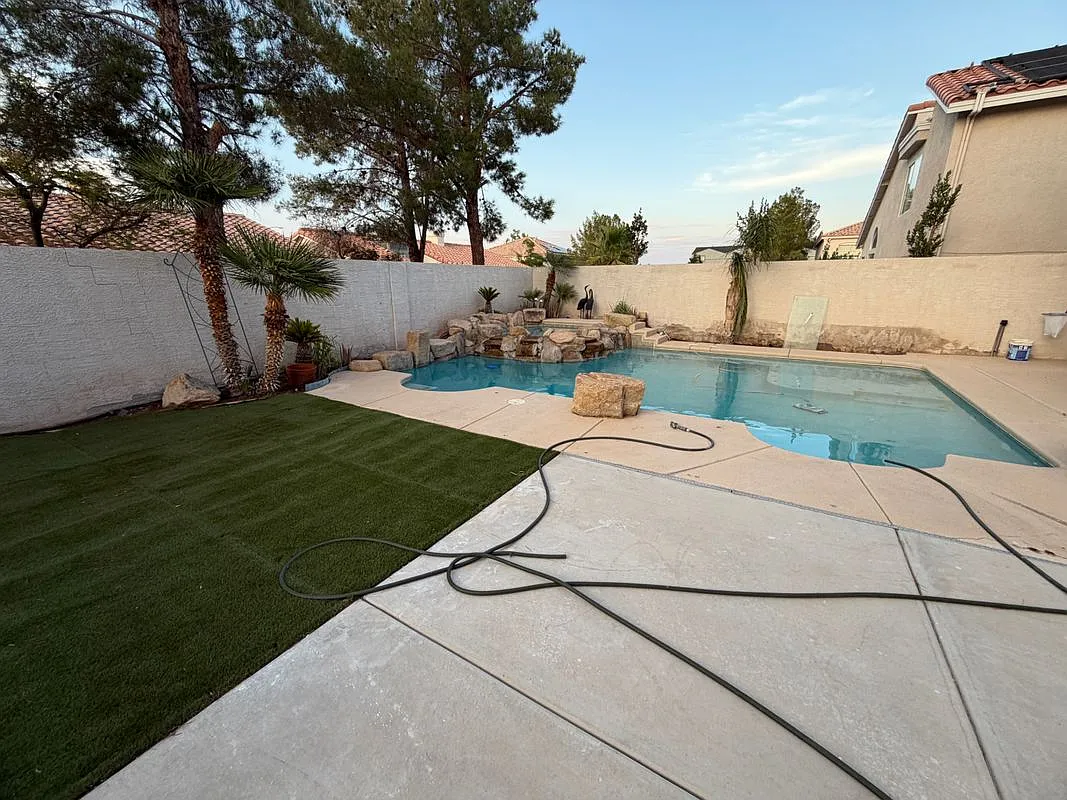 5 bed, 3.0 bath, 3007 sqft, $2,500 — Photo 2