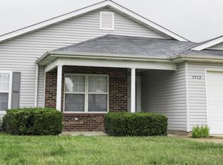 1913 Verbena St, Pekin, IL 61554