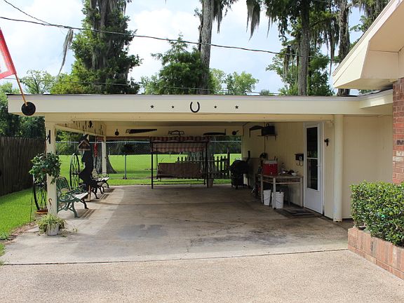 4th image of 209 N Terrebonne Dr