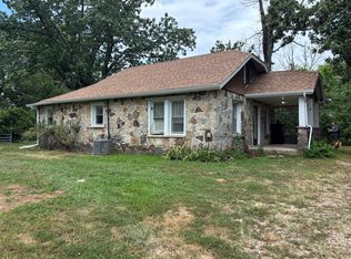 2364 Two Rivers Rd, Highlandville, MO 65669