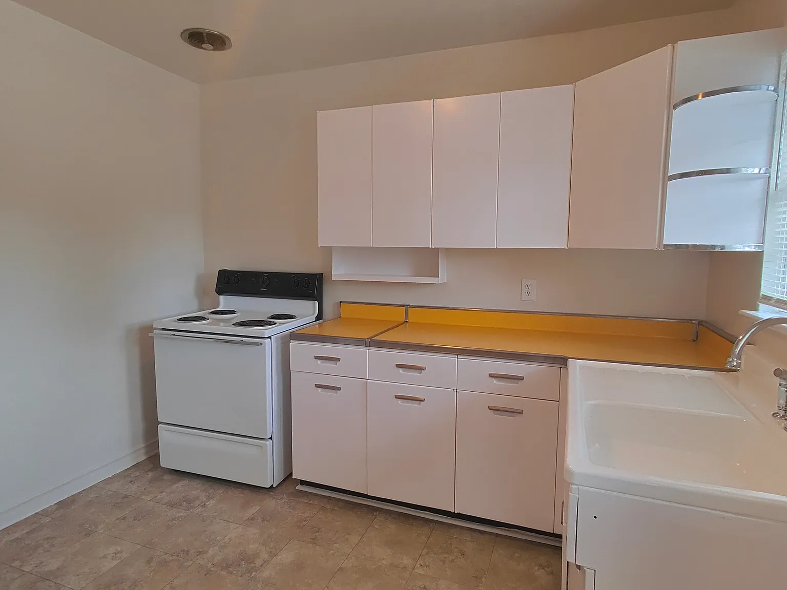 2 bed, 920 sqft, $1,425 — Photo 4