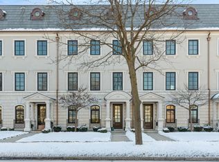 132 Aurora Ave, Naperville, IL 60540