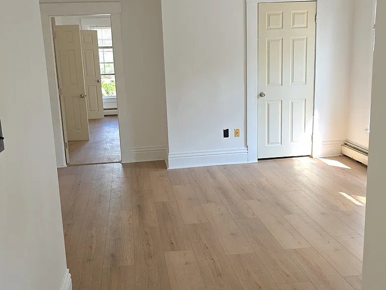 163 Pleasant St #2E — Photo 3