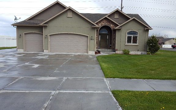 3rd image of 1410 N Indian Hollow Dr