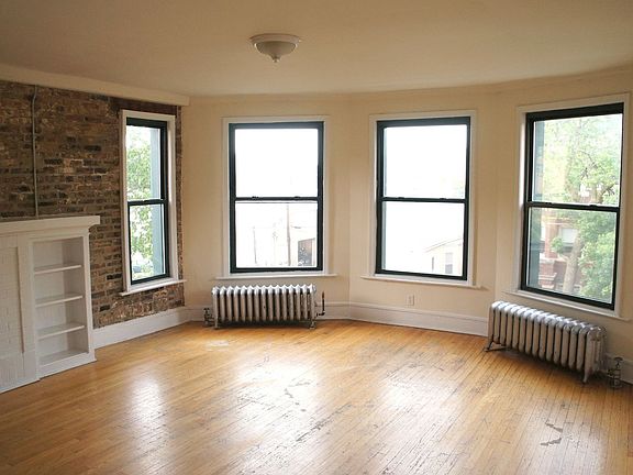 5th image of 2330 N Spaulding Ave #806