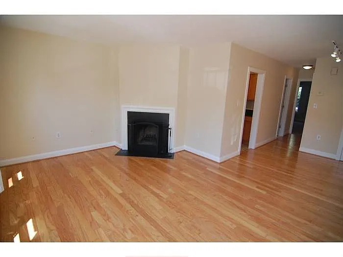 421 5th St NE photo 1