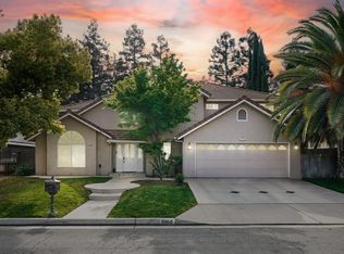 8164 N 8th St, Fresno, CA