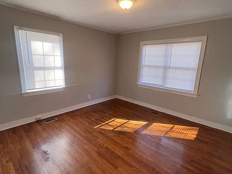 301 Potomac Ave — Photo 7