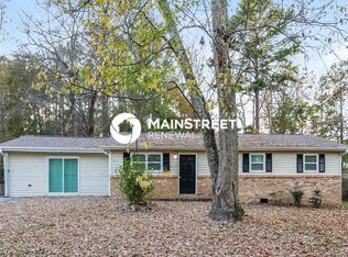 8621 Chestnut Ln, Lithia Springs, GA 30122