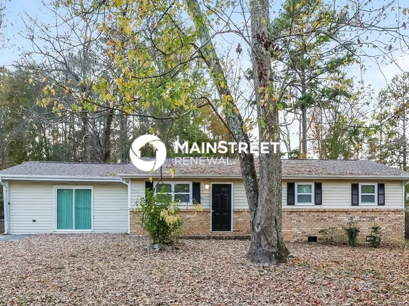 8621 Chestnut Ln, Lithia Springs, GA 30122