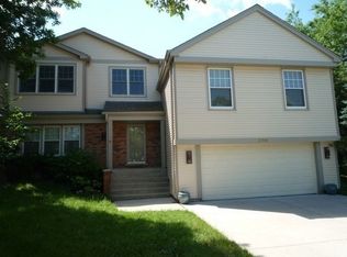 200 Ashland Ct, Vernon Hills, IL