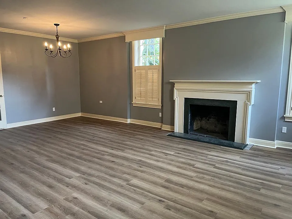 Spacious living room/dining room