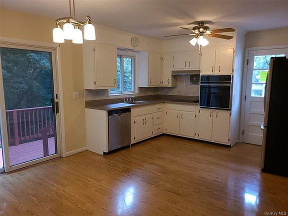 2nd image of 60 General Heath Ave