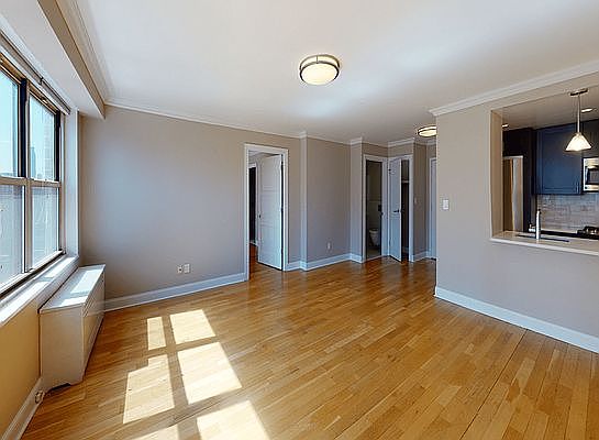 3rd image of 310 Greenwich St APT 29E