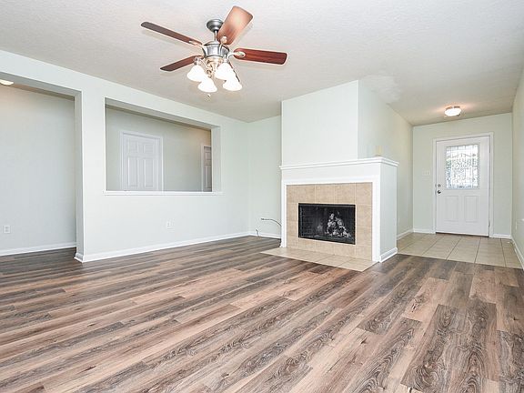 5th image of 29323 Hickory Terrace Dr