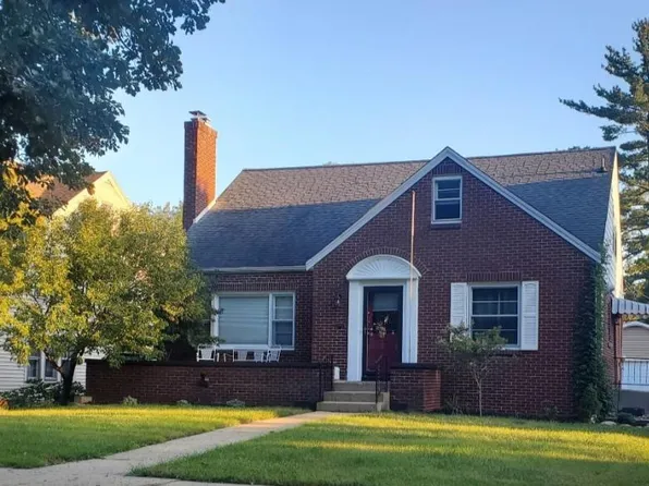 810 W William St, Champaign, IL 61820