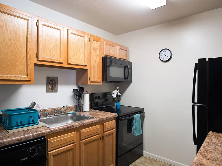 Horizon Ridge Apartments — Photo 9