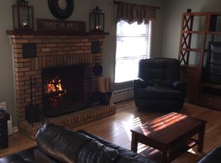 7 Lynncliff Rd, Hampton Bays, NY 11946