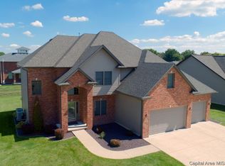 1908 Providence Ln, Springfield, IL 62711