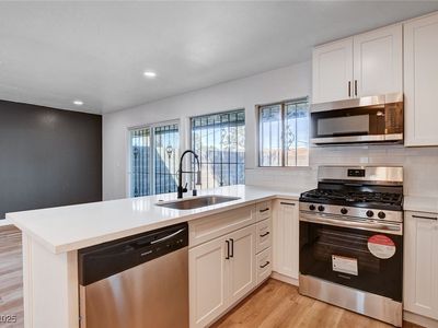 2567 Paradise Village Way, Las Vegas, NV, 89120