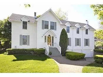 330 Cedar St photo 1
