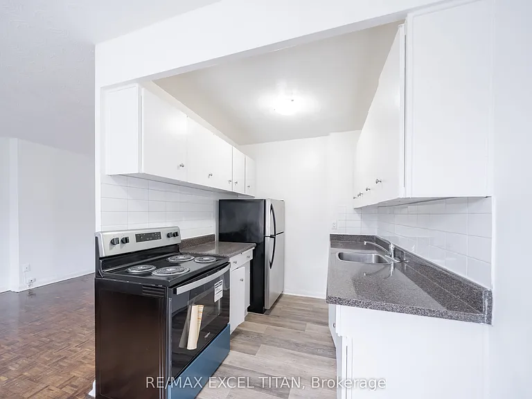 2895 Bathurst St #108 — Photo 5