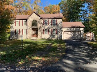 109 Remington Cir, Tobyhanna, PA