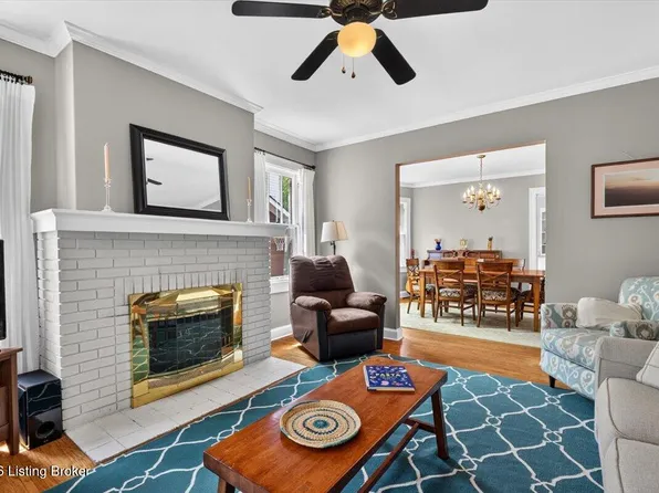 422 Fairlawn Rd, Saint Matthews, KY 40207