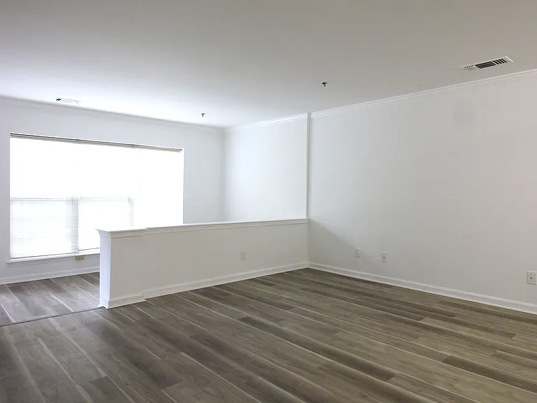 1100 Quaker Hill Dr #127 — Photo 6