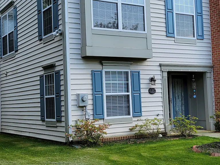 110 Long Acre Ct — Photo 1