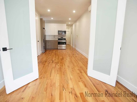 3rd image of 1671 Lincoln Pl #2BT