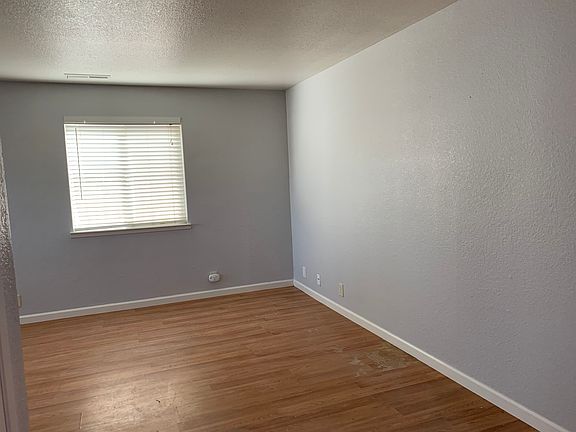 4th image of 136 S 6th Ave APT 102
