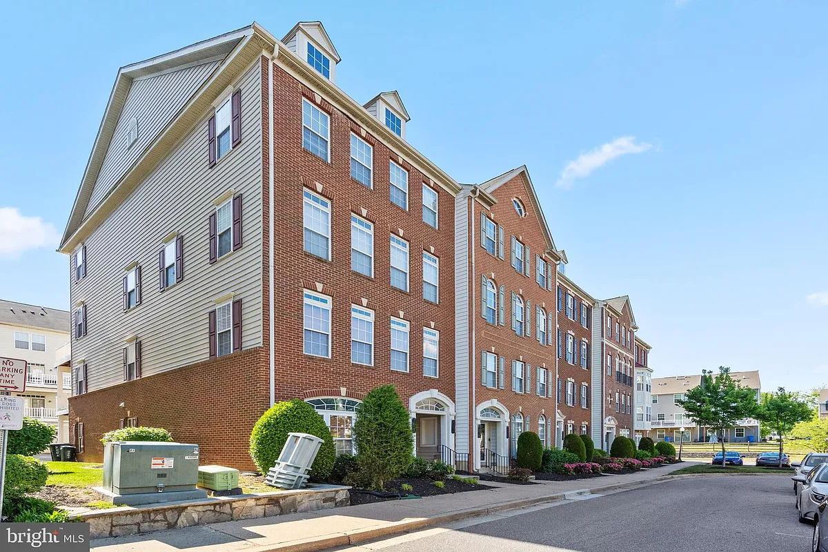 Building Photo - 325 Munahan Cir #B-325B