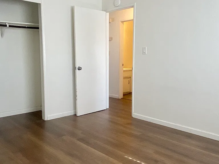 1923 C St #1923 — Photo 8