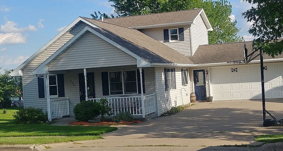 1st image of 204 1st St SE