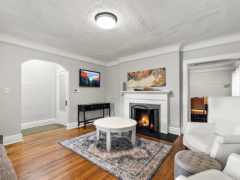 2256 W Philadelphia St — Photo 10