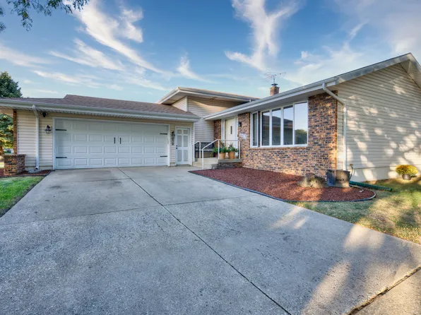 9347 Southmoor Ave, Highland, IN 46322