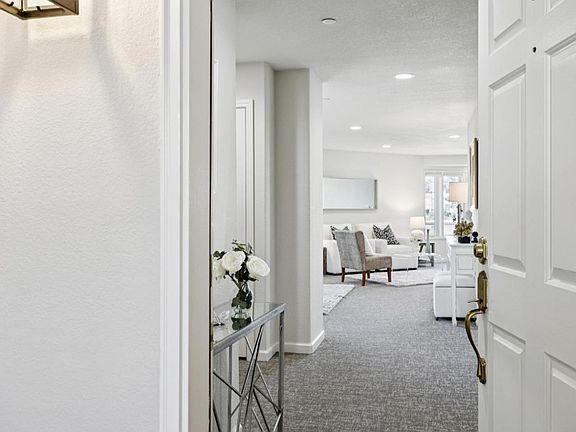 2nd image of 518 Almer Rd APT 6