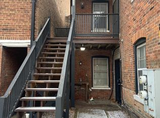 913 Geyer Ave, Saint Louis, MO 63104