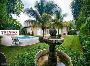1272 NW 137th Ave, Pembroke Pines, FL 33028