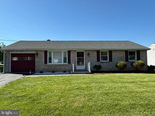 818 Walnut St — Photo 1