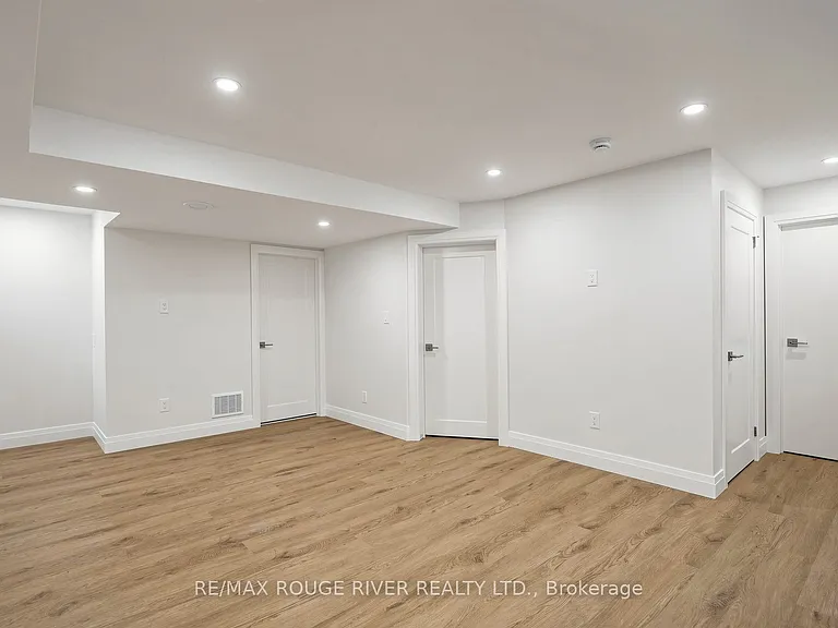 344 Centennial Rd #BASEMENT — Photo 15