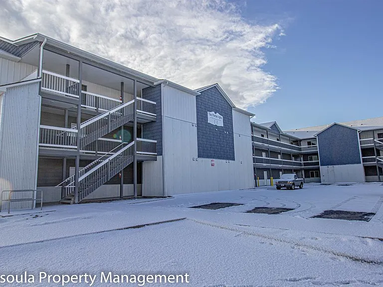 Porter Apts — Photo 10