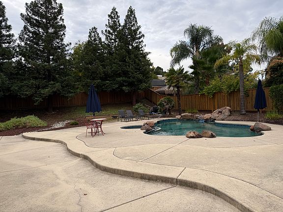 3rd image of 5610 Birkdale Ct