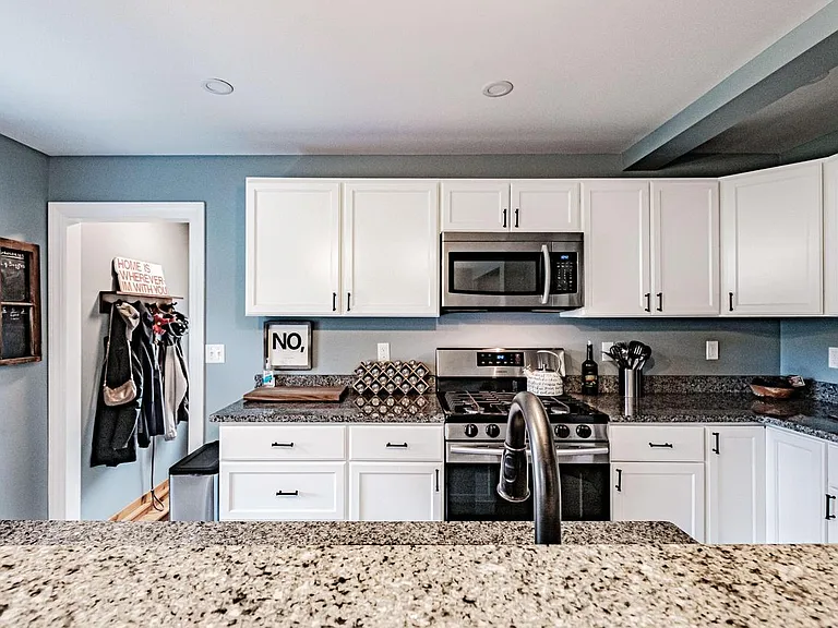 169 Holm Ave — Photo 8