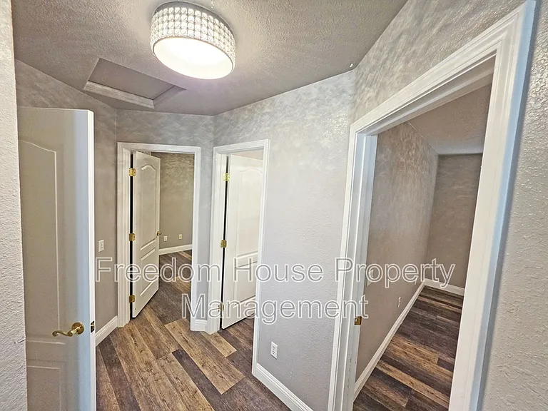 3630 E Vineyard Dr N — Photo 22