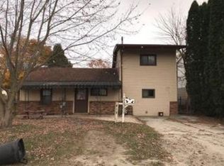 5489 Orchard Dr, East China, MI
