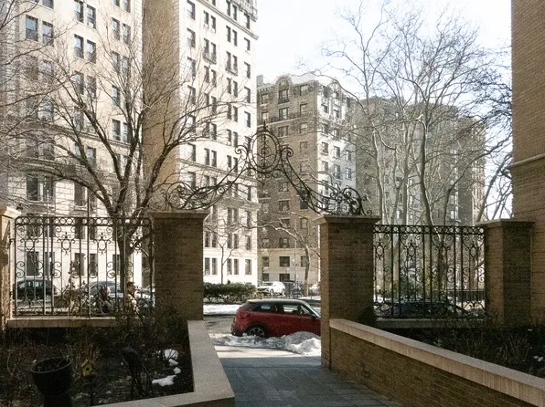 779 Riverside Drive image 1 of 17