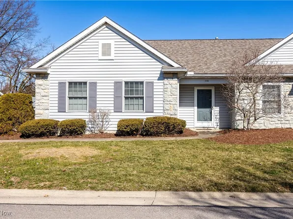 110 Stonehedge Dr, Elyria, OH 44035